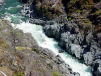 salmon-river-rapids.jpg (227418 bytes)